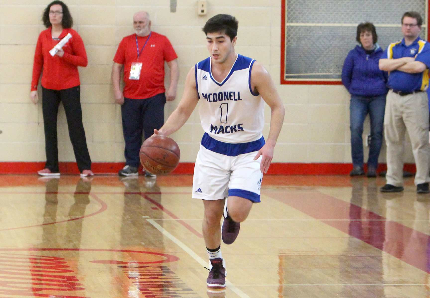 McDonell boys basketball vs Luck at Chi-Hi 3-9-19